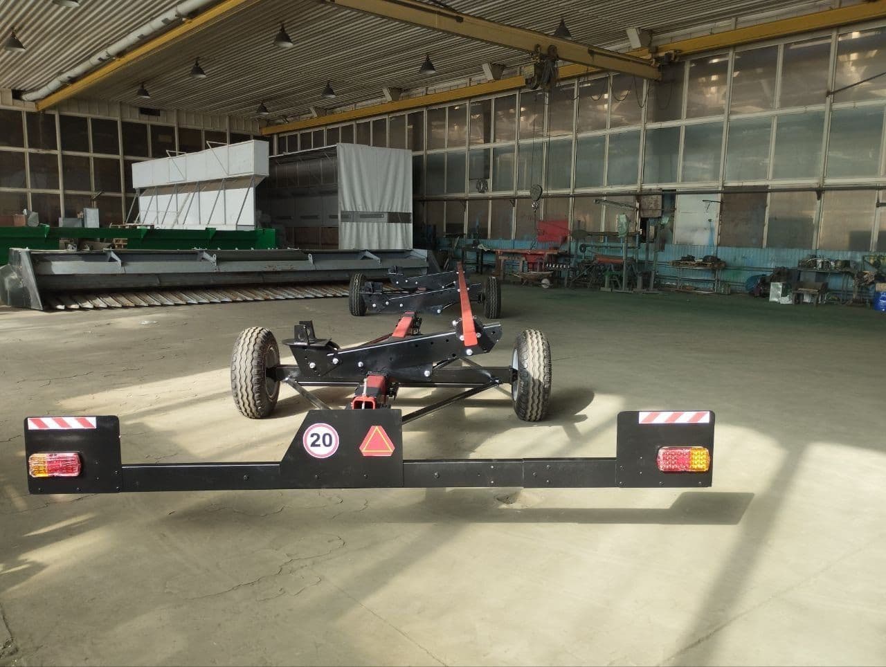 LC-5EL — візок для транспортування жаток у цеху